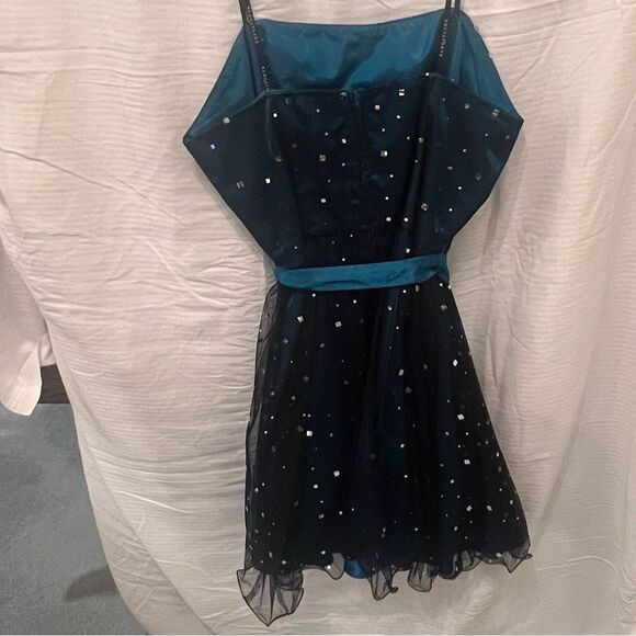 Like New!  Masquerade, Size 16/17- Strapless Teal Dress w/ Black Mesh & Sequin - Picture 2 of 5